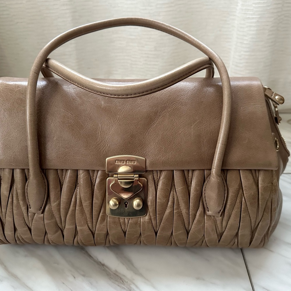 Miu Miu Matelassé leather ruched handbag- Beige